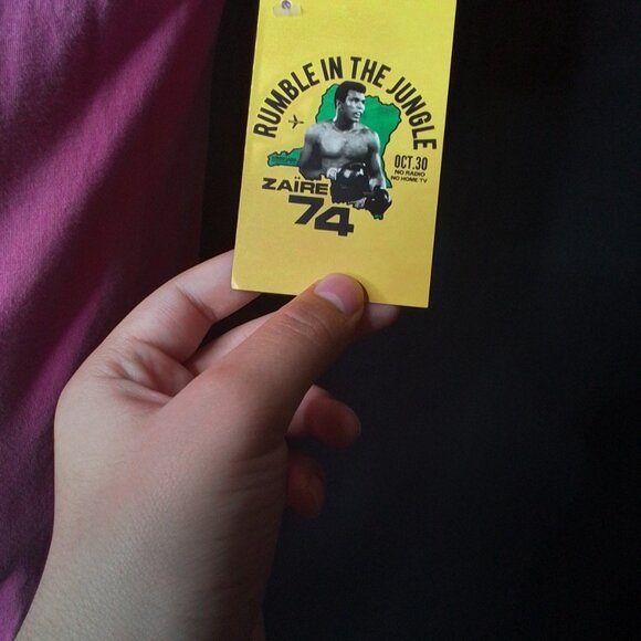 Mens Rumble In The Jungle  Zaire 74 Muhammed Ali Pink Shirt Sz Large - Picture 4 of 6